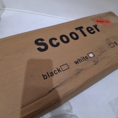 KICK SCOOTER - 8" WHEELS - WHITE/BLACK image 2