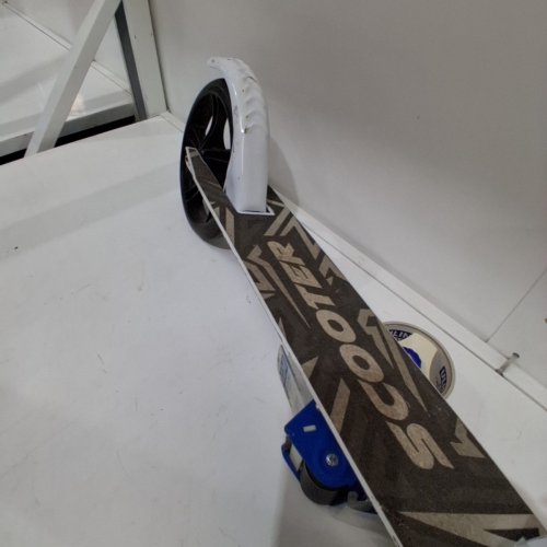 KICK SCOOTER - 8" WHEELS - WHITE/BLACK image 4