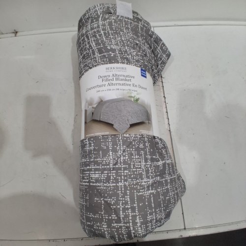BERKSHIRE HOME COMPANY DOWN ALTERNATIVE FILLED BLANKET - QUEEN - GREY (MODEL: 8963504) image 3