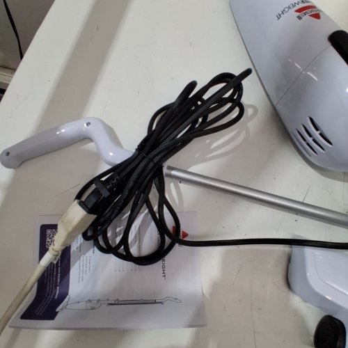 BISSELL FEATHERWEIGHT 3-IN-1 STICK/HAND VACUUM CLEANER - WHITE - (MODEL: 2033J) image 2