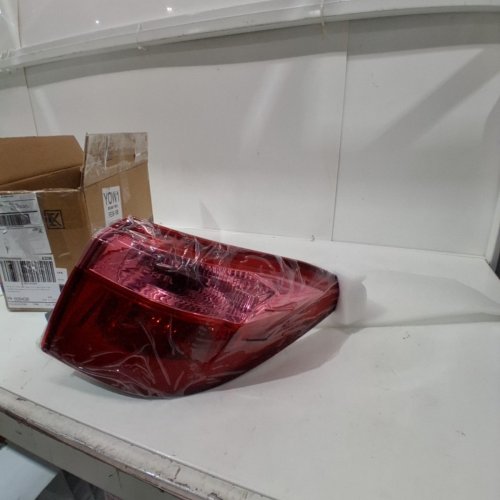 MUNIRATER REAR RIGHT OUTER PASSENGER TAIL LIGHT BRAKE LAMP ASSEMBLY REPLACEMENT PART - FOR 2017 - 2019 TOYOTA COROLLA - RED image 2