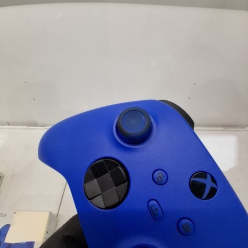 XBOX ONE CORE CONTROLLER - SHOCK BLUE image 6