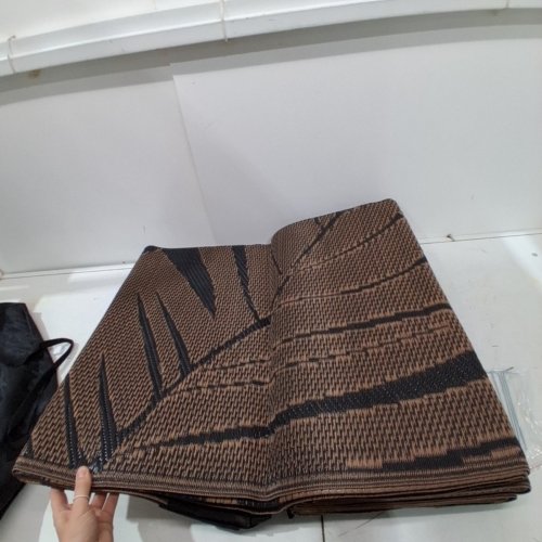 GENIMO OUTDOOR WATERPROOF AREA RUG CARPET WITH PEGS - 6FT X 9FT - BROWN / BLACK image 4