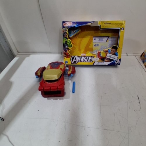 NERF MARVEL AVENGERS IRON MAN ARC BLASTER ROLEPLAY TOY WITH 3 NERF DARTS - RED/GOLD (MODEL: G0900) image 2