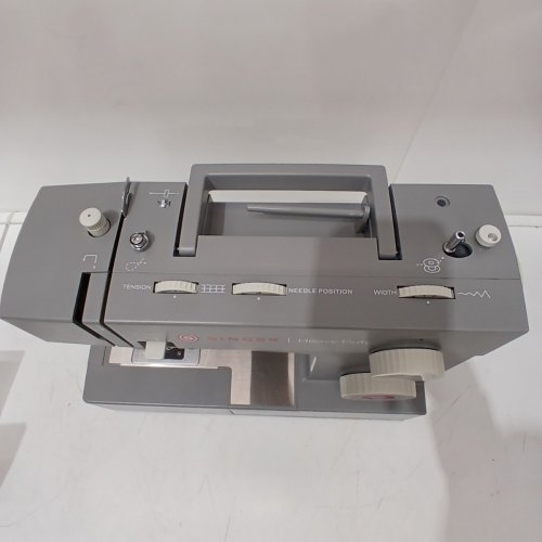 SINGER HIGH SPEED HEAVY DUTY SEWING MACHINE WITH ACCESSORIES - GREY (MODEL: 4452) image 5
