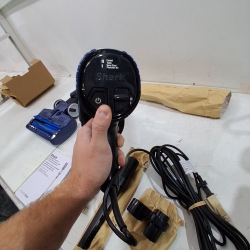 SHARK ULTRALIGHT PET PRO STICK/HANDHELD VACUUM CLEANER - 120V - BLUE (MODEL: HZ600C) image 2
