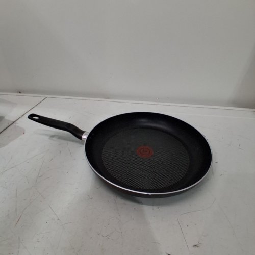 T-FAL ESSENTIAL FRYING PAN - 12" - BLACK image 2