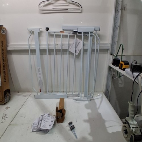 REGALO EASY-STEP METAL WALK-THROUGH SAFETY GATE - 30" X 29'' - 38.5'' - WHITE (MODEL: 1160DS) image 2