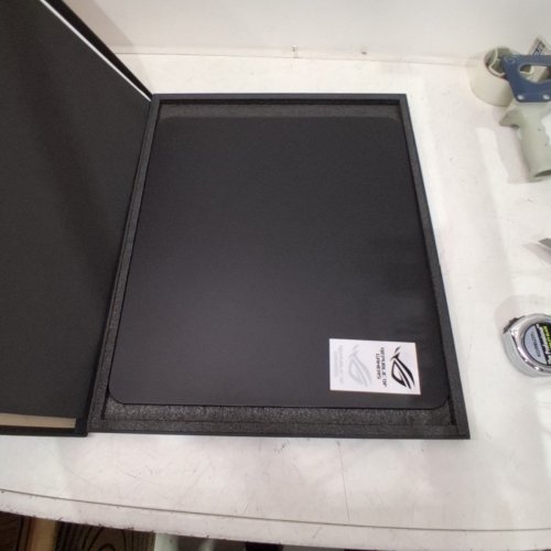 RAZER ATLAS TEMPERED GLASS GAMING MOUSE MAT - ULTRA SMOOTH MICRO ETCHED SURFACE - DIRT AND SCRATCH RESISTANT MOUSEPAD WITH ANTI-SLIP BASE - QUIET MOUSE MOVEMENTS - 18" X 16" - BLACK image 2
