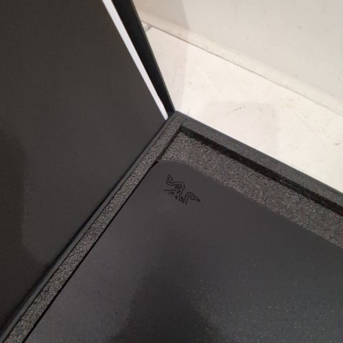 RAZER ATLAS TEMPERED GLASS GAMING MOUSE MAT - ULTRA SMOOTH MICRO ETCHED SURFACE - DIRT AND SCRATCH RESISTANT MOUSEPAD WITH ANTI-SLIP BASE - QUIET MOUSE MOVEMENTS - 18" X 16" - BLACK image 3