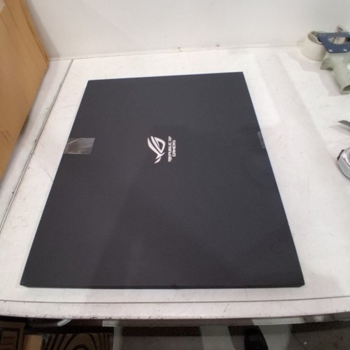 RAZER ATLAS TEMPERED GLASS GAMING MOUSE MAT - ULTRA SMOOTH MICRO ETCHED SURFACE - DIRT AND SCRATCH RESISTANT MOUSEPAD WITH ANTI-SLIP BASE - QUIET MOUSE MOVEMENTS - 18" X 16" - BLACK image 4