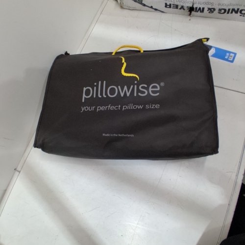 PILLOWISE STANDARD PILLOW 22" X 14" X 3.5" - BLUE / WHITE image 5