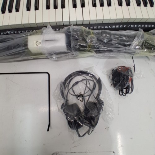 ALESIS MELODY 61 MK4 KEYBOARD PIANO FOR BEGINNERS WITH 61-KEYS - BLACK (MODEL: MELODY61MK4KOXUS) image 4