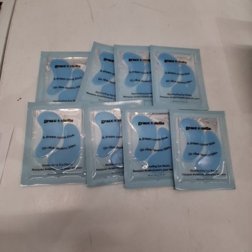 8PR GRACE & STELLA ILLUMINATING EYE MASKS - A DREAM COME BLUE image 2