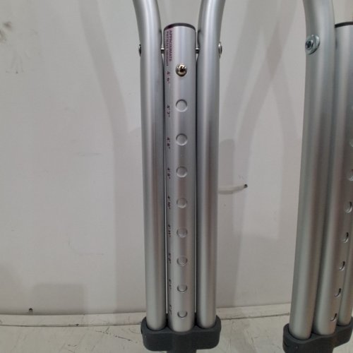 YOUTH'S MEDLINE GUARDIAN STANDARD ALUMINUM ADJUSTABLE CRUTCHES - 4'6" - 5'2" - ALUMINUM (MODEL: G92-214-8) image 3