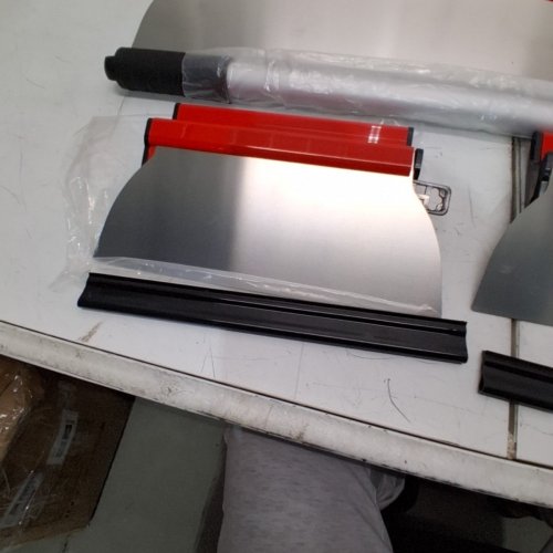 5PC DEKEONES STAINLESS STEEL DRYWALL SKIMMING BLADE SET WITH EXTENSION HANDLE - 10"/14"/24" - 28"-62" - RED/BLACK image 6