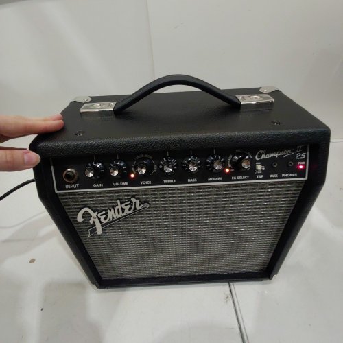 FENDER CHAMPION II 25 GUITAR AMPLIFIER - BLACK/SILVER (MODEL: 2330700000) image 4