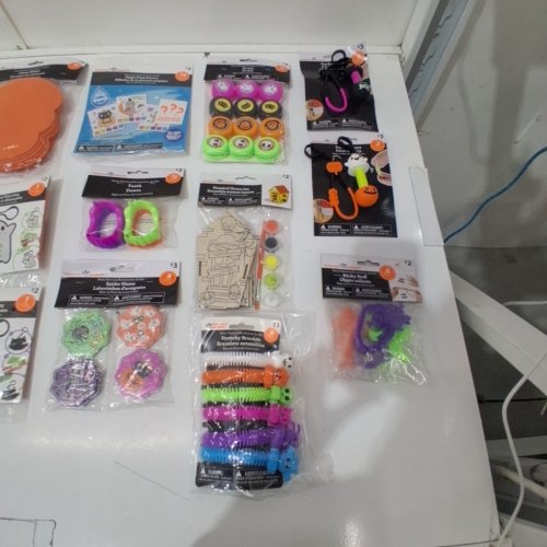 15PC ASSORTED HALLOWEEN PARTY FAVORS - MULTICOLOR image 4