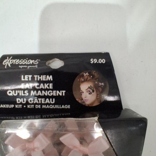 9PC EXPRESSIONS LET THEM EAT CAKE MAKEUP KIT - PINK (STYLE: LET THEM EAT CAKE) image 2