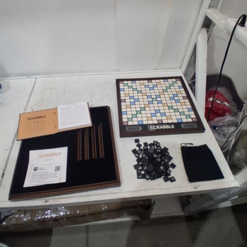 SCRABBLE DELUXE GRAND WOODEN EDITION (MODEL: 1987140) image 2