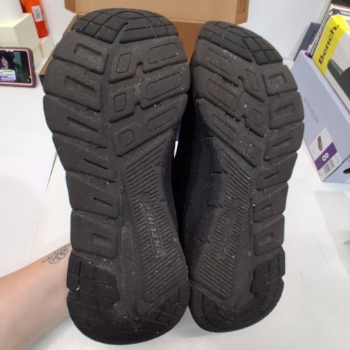 MENS SKETCHERS ARCH COMFY 2.0 SNEAKER - SIZE 8 - BLACK (STYLE: 1998908) image 4