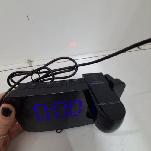 WESTCLOX FM CLOCK RADIO WITH ADJUSTABLE DISPLAY LIGHT TIME PROJECTOR - 1.8" DISPLAY - BATTERY BACKUP IN CASE OF POWER OUTAGE, OPTIONAL NOT REQUIRED - BLACK image 2