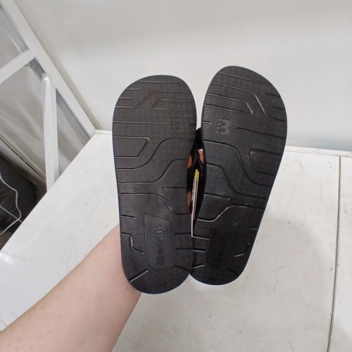 MEN'S BENCH COMFORT FLIP FLOPS - SIZE 10 - BLACK (STYLE: 1872040) image 3