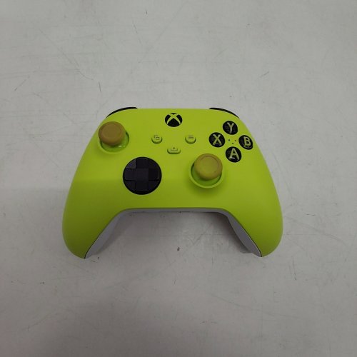 XBOX WIRELESS CONTROLLER – ELECTRIC VOLT FOR XBOX SERIES X|S, XBOX ONE, AND WINDOWS 10 DEVICES image 2