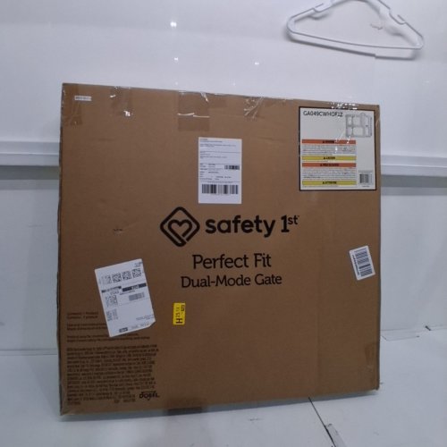 SAFETY 1ST PERFECT FIT DUAL-MODE GATE - FITS OPENINGS 28" - 42" - WHITE - (MODEL: GA049CWHOF1Z) image 4