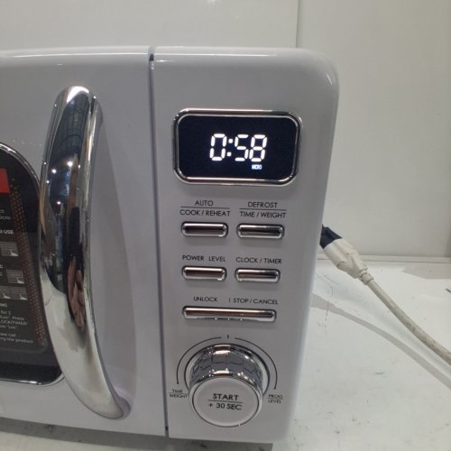 GALANZ RETRO STYLE DIGITAL MICROWAVE OVEN - 700W -0.7 CU. FT - WHITE (MODEL: GLCMKZ07WER07) image 2