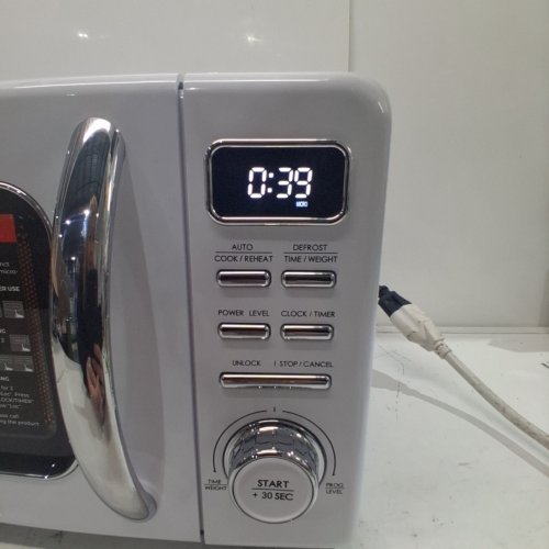 GALANZ RETRO STYLE DIGITAL MICROWAVE OVEN - 700W -0.7 CU. FT - WHITE (MODEL: GLCMKZ07WER07) image 3