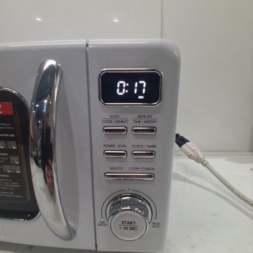 GALANZ RETRO STYLE DIGITAL MICROWAVE OVEN - 700W -0.7 CU. FT - WHITE (MODEL: GLCMKZ07WER07) image 4