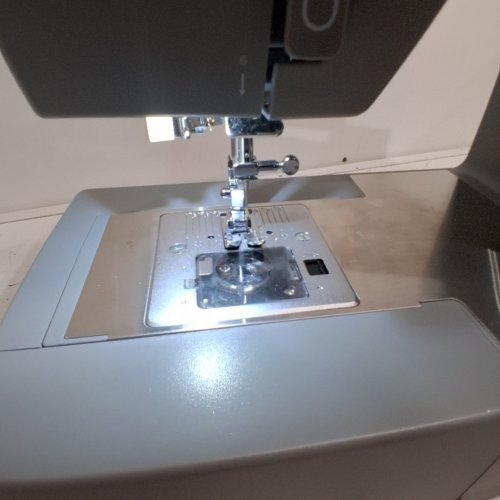 SINGER 4423 HEAVY DUTY SEWING MACHINE (MODEL: 4423) image 2