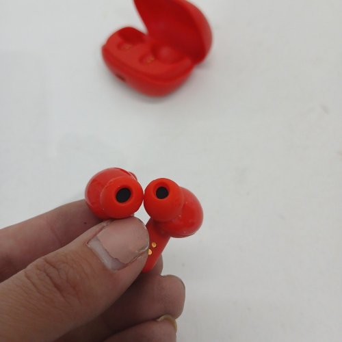 SKULLCANDY SMOKIN' BUDS IN-EAR WIRELESS EARBUDS - 20HR BATTERY, 50% RENEWABLE PLASTICS, MICROPHONE, WORKS WITH IPHONE ANDROID AND BLUETOOTH DEVICES - RED (MODEL: S2TAW) image 3