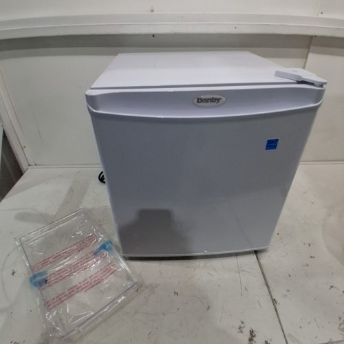 DANBY 1.6 CU. FT. COMPACT REFRIGERATOR - WHITE (MODEL: DCR016A3WDB) image 3