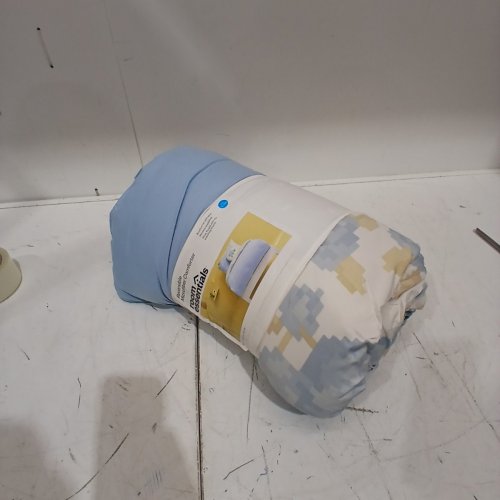 ROOM ESSENTIALS REVERSIBLE MICROFIBER COMFORTER - FULL/QUEEN - LIGHT BLUE/FLORAL image 2