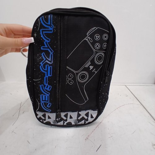 PLAYSTATION OFFSET ZIPPER SLING BAG - BLACK (ITEM: YNWB0001TG) image 3