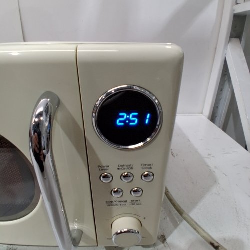 COMFEE RETRO COUNTERTOP MICROWAVE OVEN - 0.7 CU. FT - 700W - CREAM / WHITE image 2