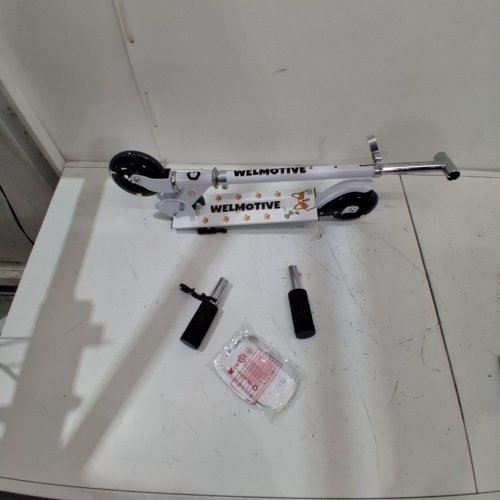 KID'S WELMOTIVE KICK SCOOTER WITH ADJUSTABLE HADNLE BARS - 110 LBS CAPACITY - WHITE (MODEL: 2015) image 4