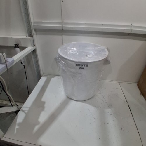 RUBBERMAID BRUTE COMMERCIAL TRASH CAN - 10 GALLON - WHITE (MODEL: FG261000WHT) image 2