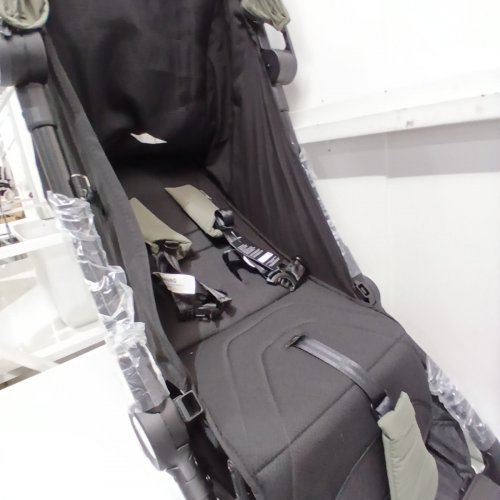 GROMAST AIR FLYER RAVEL STROLLER WITH AUTO-FOLD - BLACK AND OLIVE GREEN - (MODEL:F7) image 4