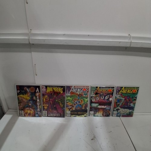 10 ASSTD MARVEL COMIC BOOKS - AVENGERS #294,301,319,320,323,324,364,367,394,396 - VARIOUS AUTHORS image 4