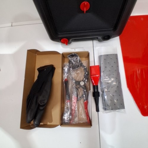 POWERBUILT OIL CHANGE TOOL KIT WITH DRAIN PAN - 8L - BLACK/RED image 3