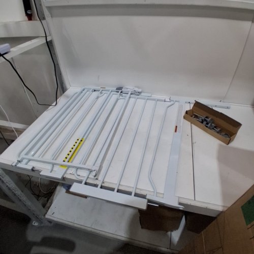 REGALO EASY STEP EXTRA WIDE METAL SAFETY GATE - 30" X 29" - WHITE (MODEL: 1164EWDS) image 2