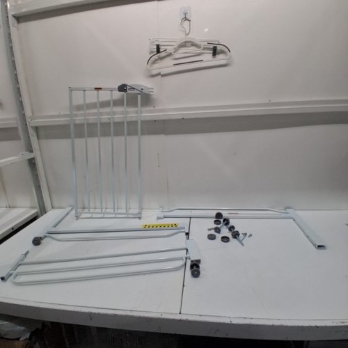 REGALO EASY-STEP METAL WALK-THROUGH PRESSURE MOUNT SAFETY GATE - 30"X29"-38.5" - WHITE (MODEL#: 1160 DS) image 2