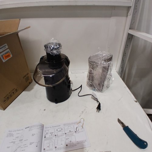 HAMILTON BEACH BIG MOUTH 3 INCH FEED CHUTE JUICE EXTRACTOR FOR WHOLE FRUITS & VEGGIES- 800W-BLACK- (MODEL:67601AG) image 2
