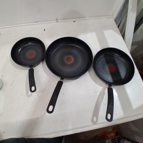 3PC TFAL TITANIUM NON-STICK SKILLET SET - 8" / 9.75" / 11.25" - BLACK (MODEL: 9988999) image 2