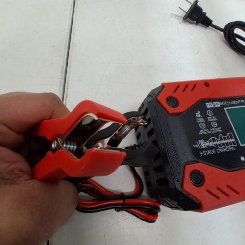 YONHAN BATTERY CHARGER AND MAINTAINER - 12V 10A / 24V 5A - RED/BLACK (MODEL: H-10CD) image 4