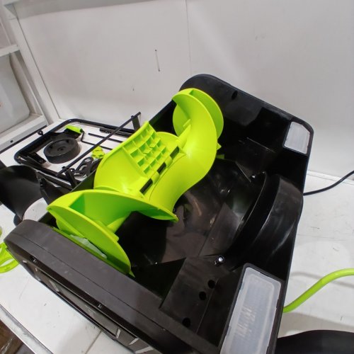 DEKOPRO ELECTRIC CORDED SNOW SHOVEL SNOW BLOWER/THROWER - 20" CLEARING WIDTH - BLACK/GREEN (MODEL: DKPGSRA020C1) image 4