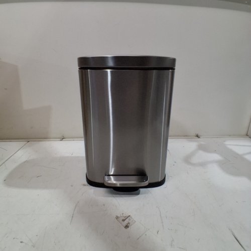 AMAZON BASICS ROUND SOFT-CLOSE TRASH CAN - 5L - SILVER image 2